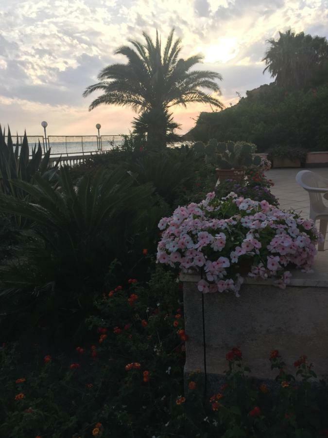 Villa Metis Реалмонте Екстериор снимка